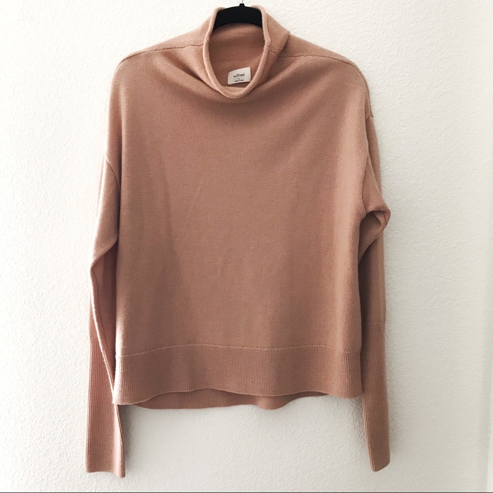 Wilfred Cyprie Turtle-Neck Sweater Rose Pink